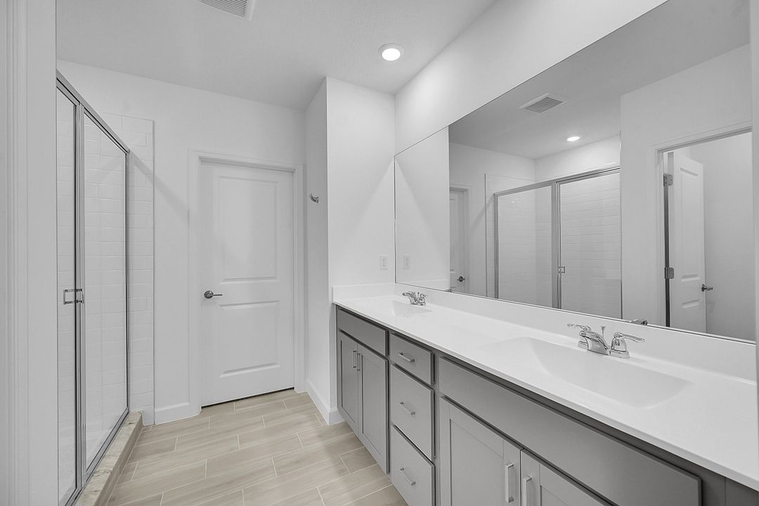 На продажу: $449,900 (4 спален, 2 ванн, 2581 Квадратных фут)