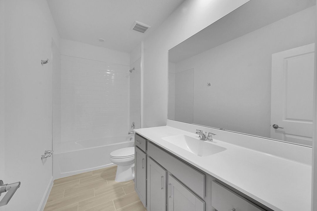 На продажу: $449,900 (4 спален, 2 ванн, 2581 Квадратных фут)