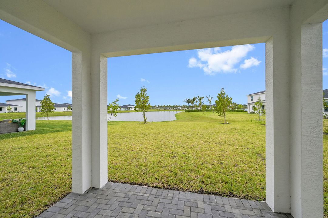 На продажу: $449,900 (4 спален, 2 ванн, 2581 Квадратных фут)