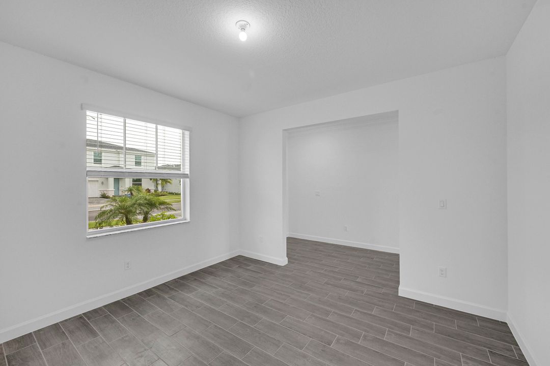 En Venta: $449,000 (4 camas, 2 baños, 2583 Pies cuadrados)