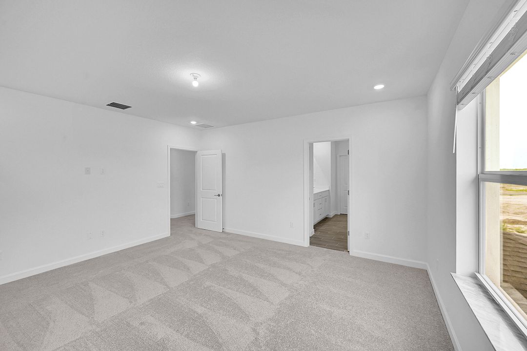 En Venta: $449,000 (4 camas, 2 baños, 2583 Pies cuadrados)