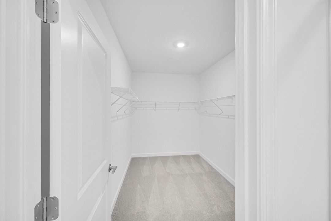 En Venta: $449,000 (4 camas, 2 baños, 2583 Pies cuadrados)