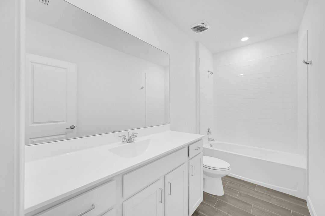 En Venta: $449,000 (4 camas, 2 baños, 2583 Pies cuadrados)