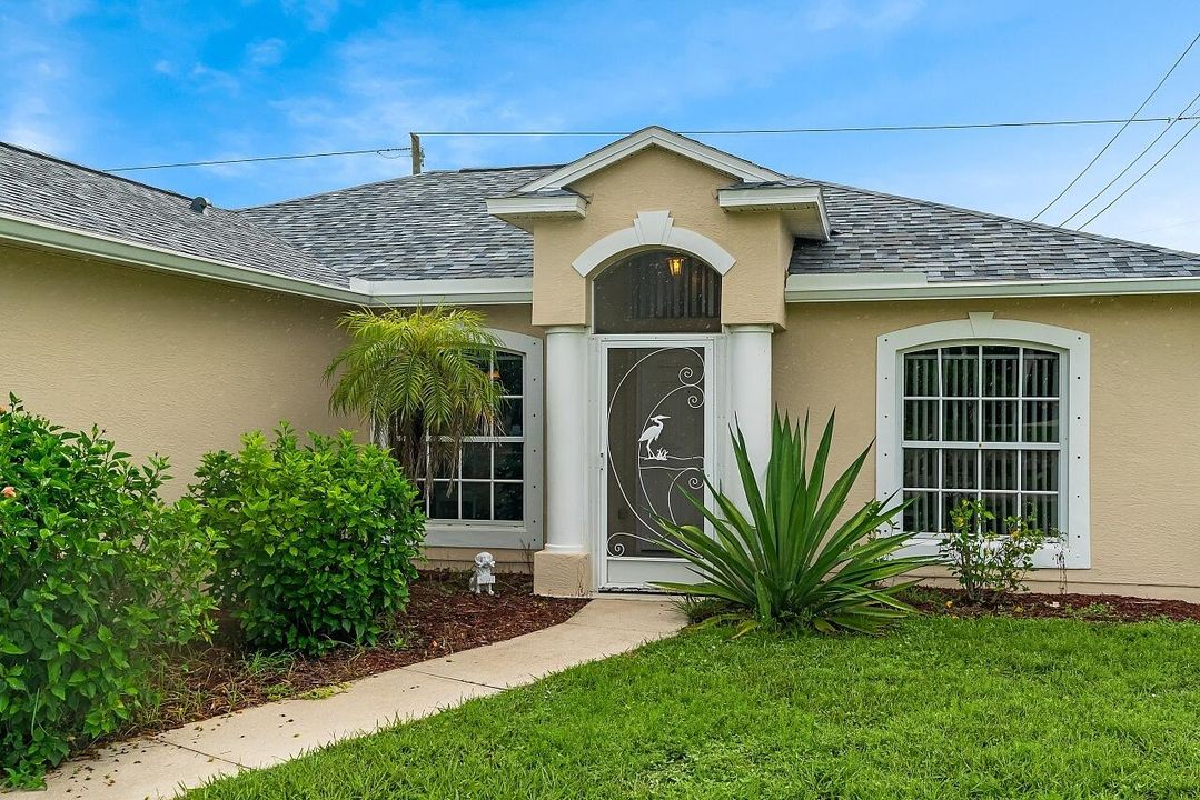 Activo con contrato: $319,900 (3 camas, 2 baños, 1438 Pies cuadrados)