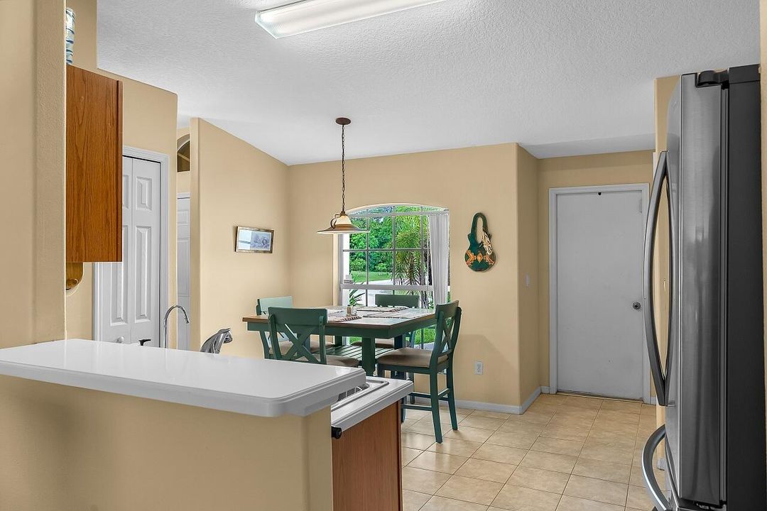 Activo con contrato: $319,900 (3 camas, 2 baños, 1438 Pies cuadrados)