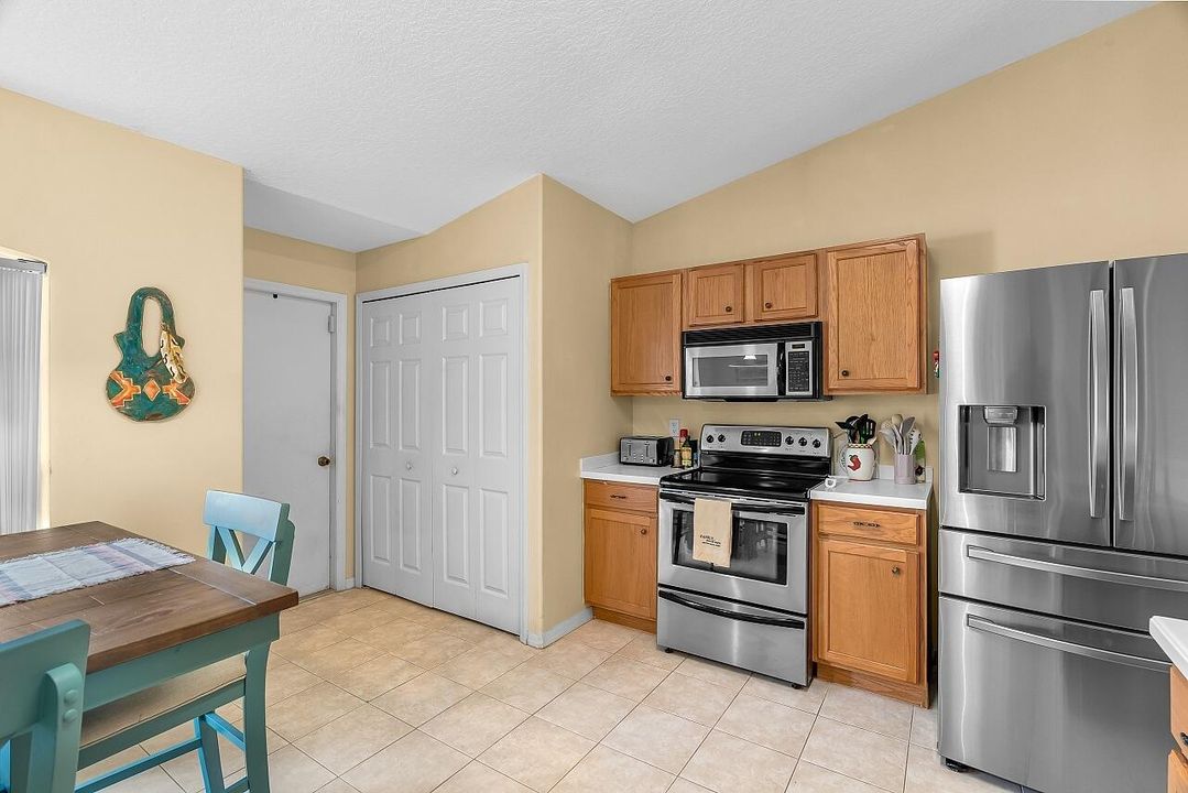 Activo con contrato: $319,900 (3 camas, 2 baños, 1438 Pies cuadrados)