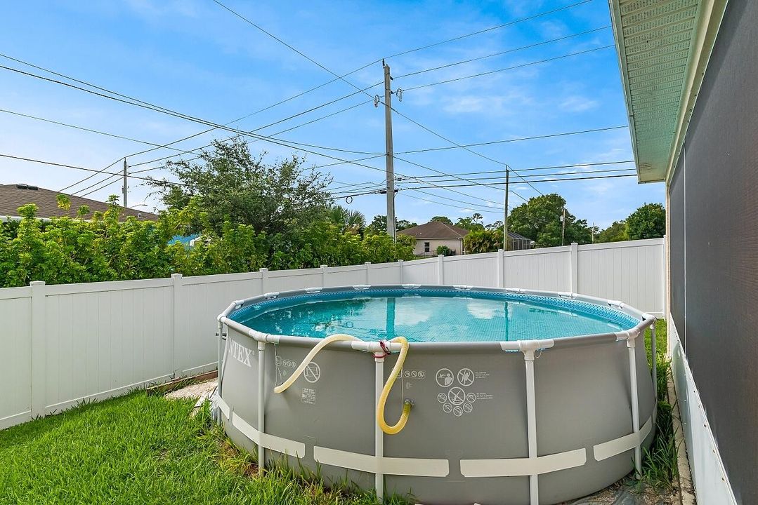 Activo con contrato: $319,900 (3 camas, 2 baños, 1438 Pies cuadrados)