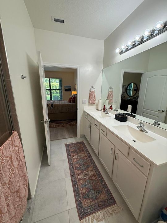 В аренду: $2,100 (3 спален, 2 ванн, 1429 Квадратных фут)