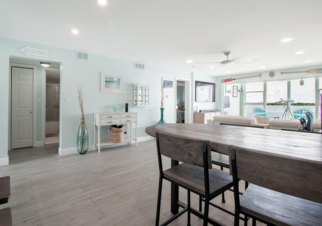 En Venta: $349,000 (2 camas, 2 baños, 1130 Pies cuadrados)