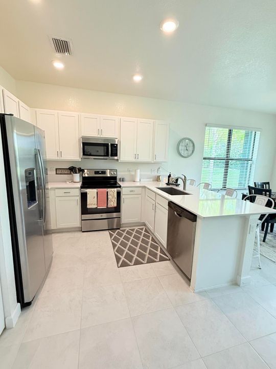 В аренду: $2,100 (3 спален, 2 ванн, 1429 Квадратных фут)