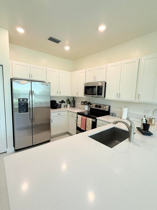 В аренду: $2,100 (3 спален, 2 ванн, 1429 Квадратных фут)