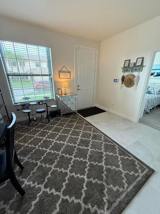 В аренду: $2,100 (3 спален, 2 ванн, 1429 Квадратных фут)