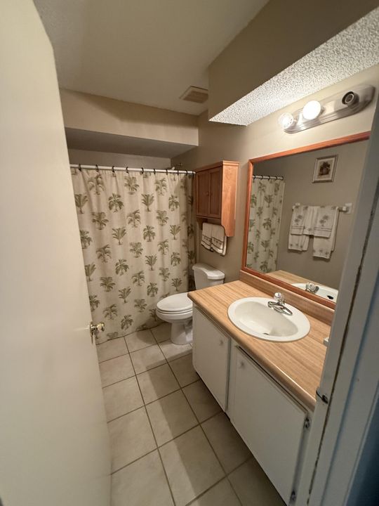 For Sale: $159,900 (2 beds, 2 baths, 1078 Square Feet)