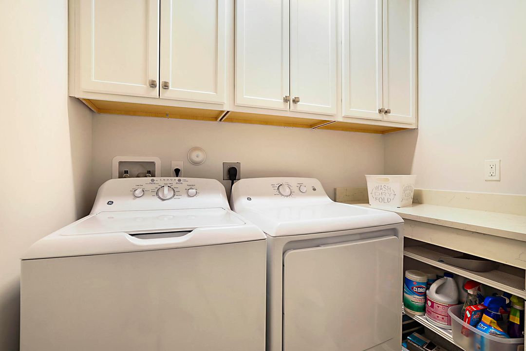 En Venta: $1,175,000 (3 camas, 2 baños, 2058 Pies cuadrados)