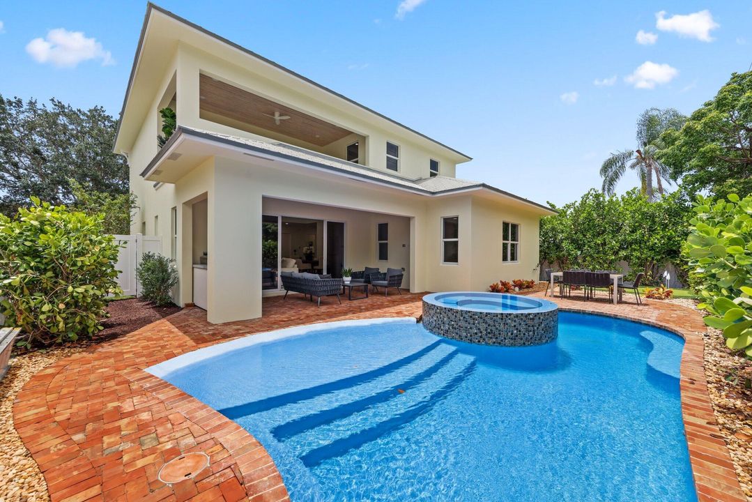 На продажу: $1,740,000 (4 спален, 3 ванн, 3350 Квадратных фут)