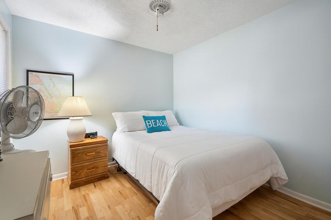 合同活跃: $320,000 (3 贝兹, 2 浴室, 1600 平方英尺)