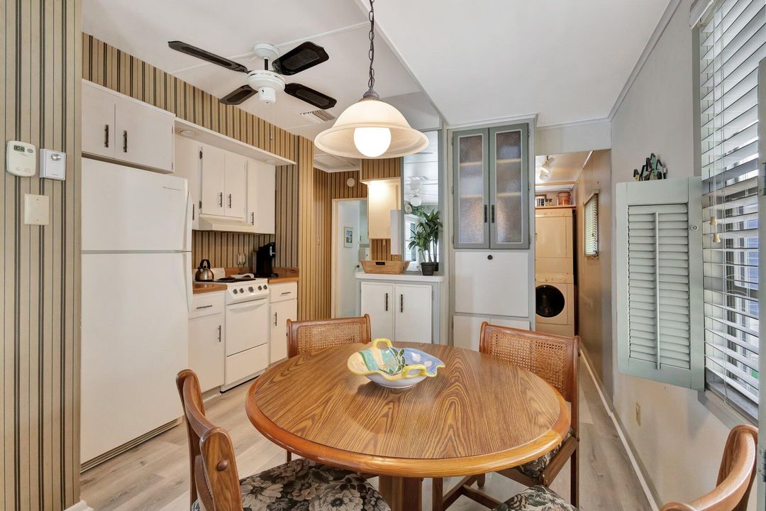 待售: $195,000 (1 贝兹, 1 浴室, 702 平方英尺)