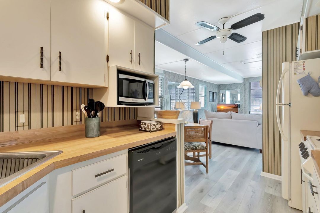 待售: $195,000 (1 贝兹, 1 浴室, 702 平方英尺)