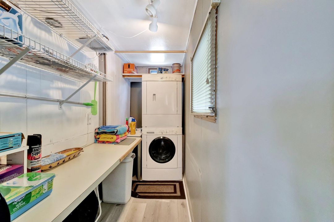 待售: $195,000 (1 贝兹, 1 浴室, 702 平方英尺)