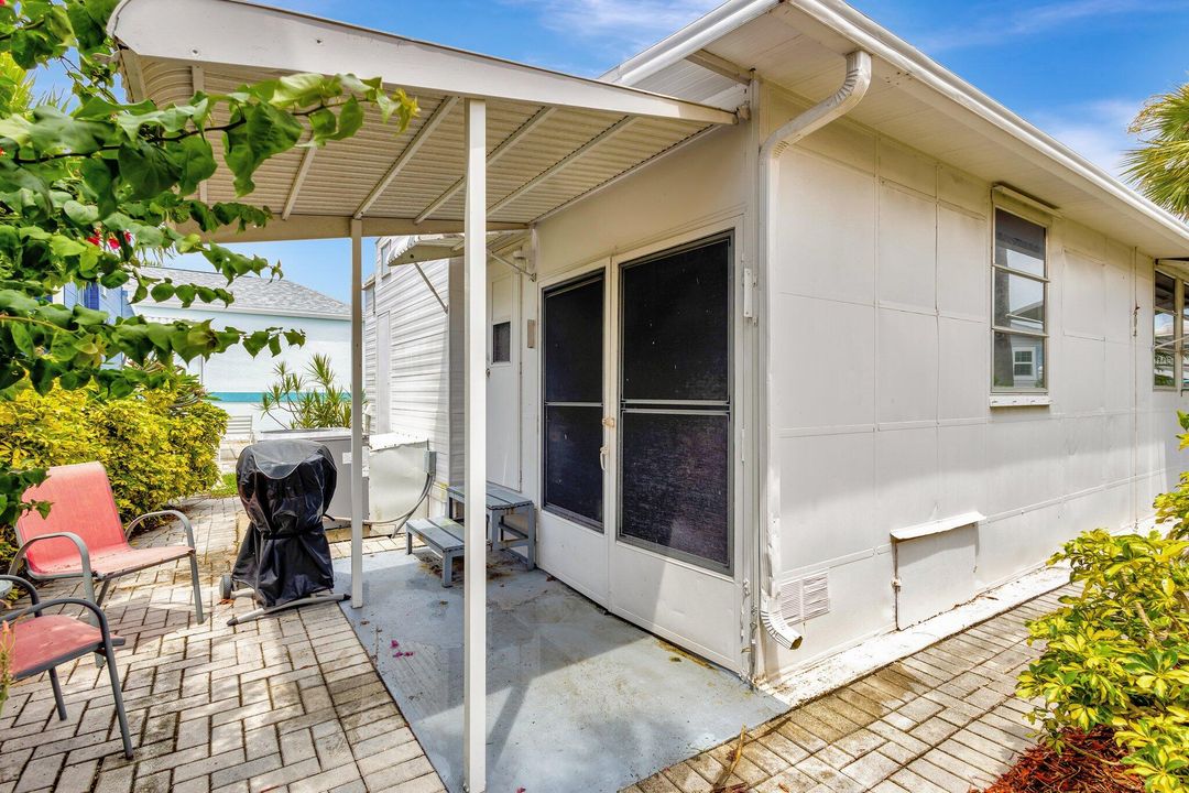 待售: $195,000 (1 贝兹, 1 浴室, 702 平方英尺)