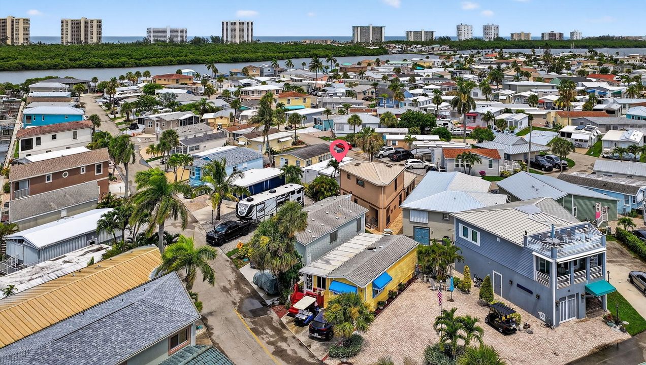 待售: $195,000 (1 贝兹, 1 浴室, 702 平方英尺)