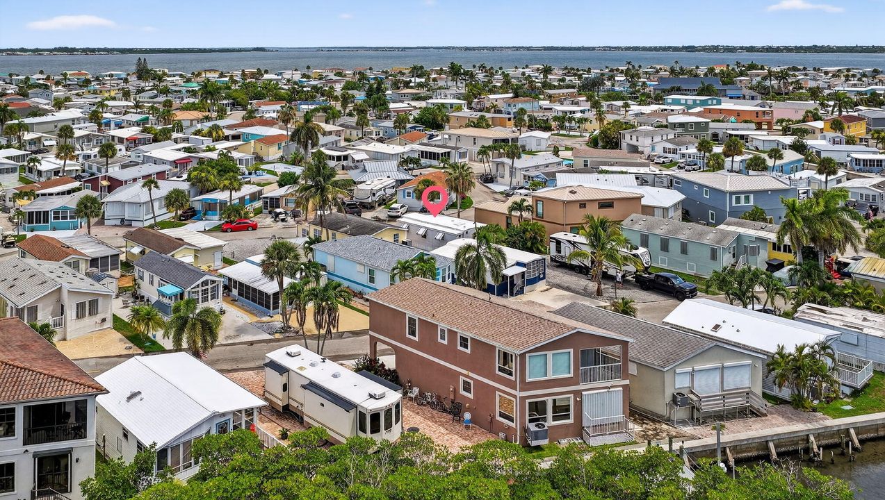 待售: $195,000 (1 贝兹, 1 浴室, 702 平方英尺)