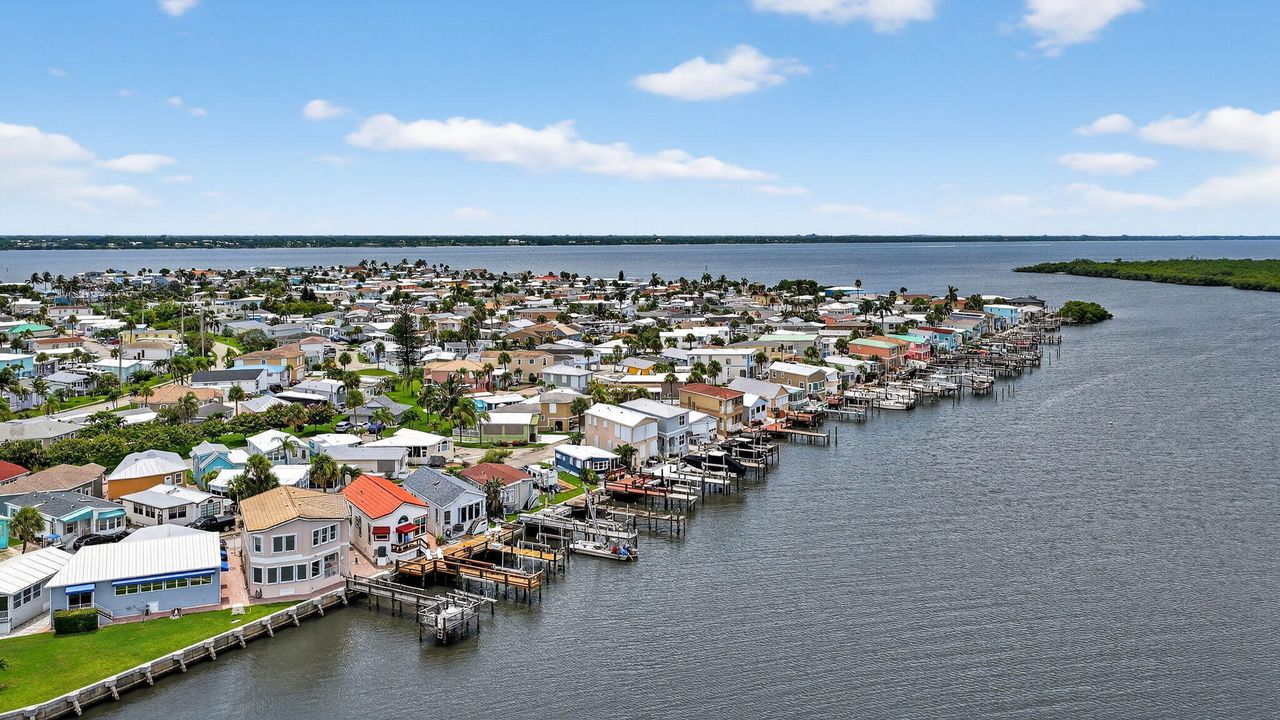 待售: $195,000 (1 贝兹, 1 浴室, 702 平方英尺)