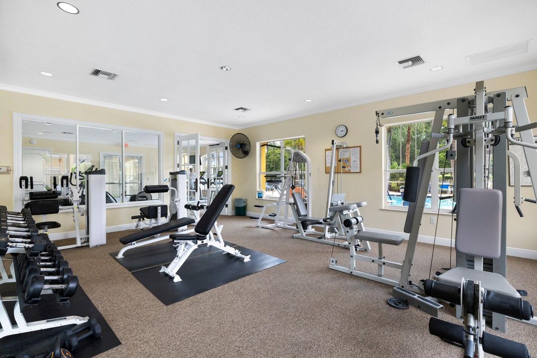 For Sale: $239,000 (2 beds, 2 baths, 994 Square Feet)