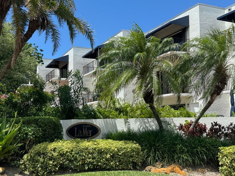 Active With Contract: $10,000 (3 beds, 2 baths, 2680 Square Feet)