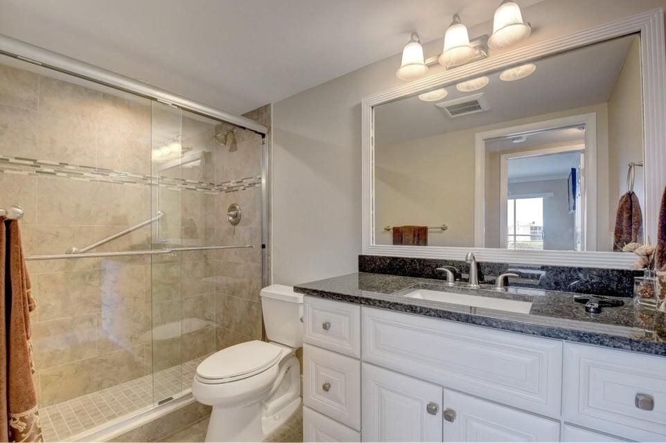 合同活跃: $2,000 (2 贝兹, 2 浴室, 896 平方英尺)