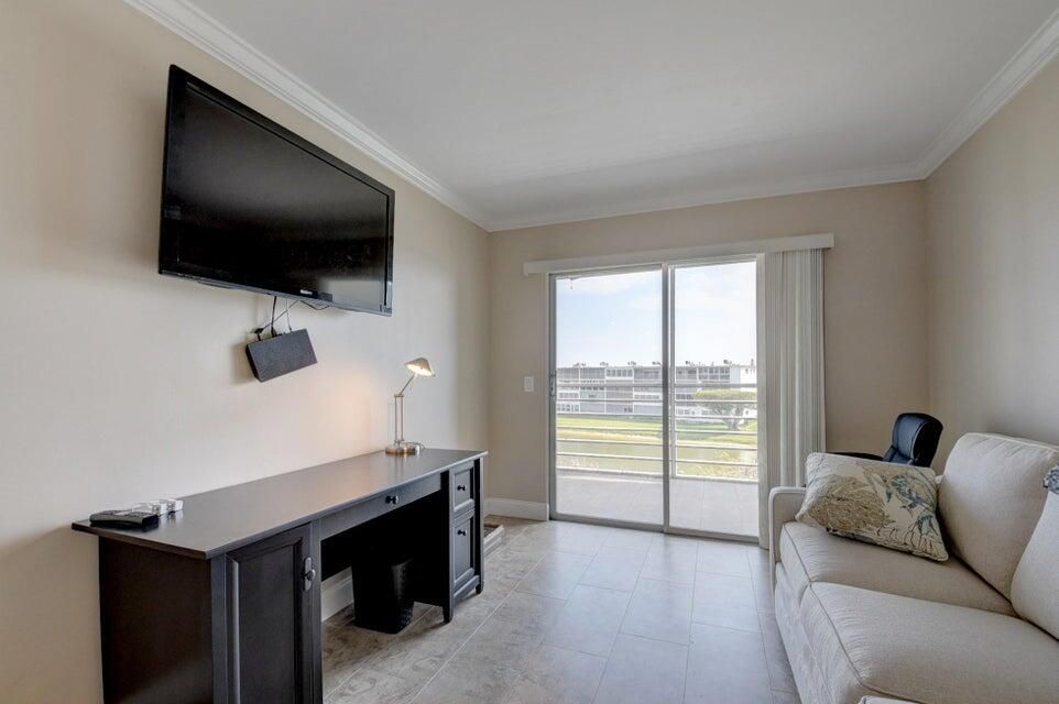 合同活跃: $2,000 (2 贝兹, 2 浴室, 896 平方英尺)