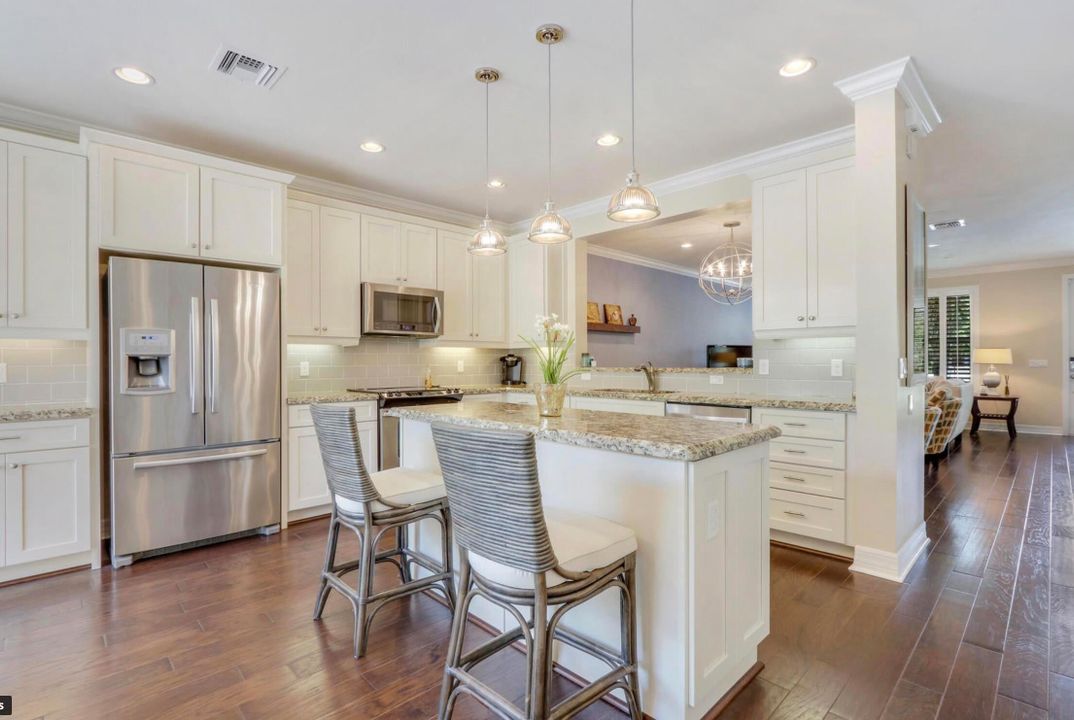 最近租的: $4,500 (3 贝兹, 2 浴室, 1890 平方英尺)