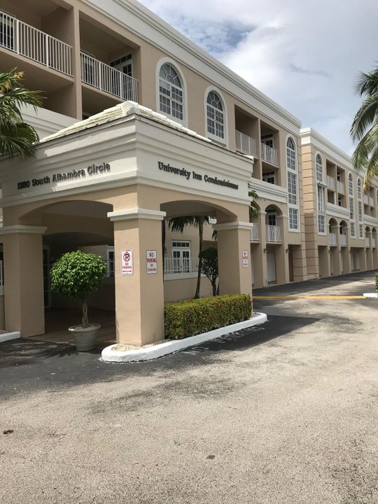 Recently Rented: $2,200 (1 beds, 1 baths, 620 Square Feet)