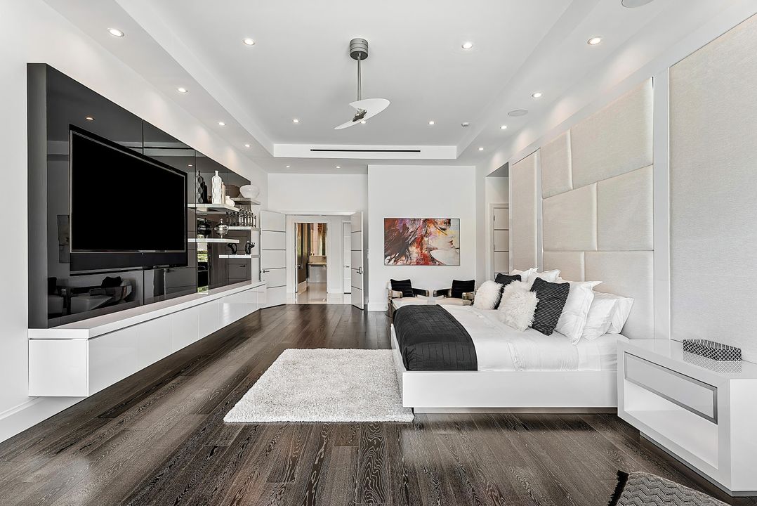 For Sale: $9,950,000 (6 beds, 8 baths, 9041 Square Feet)