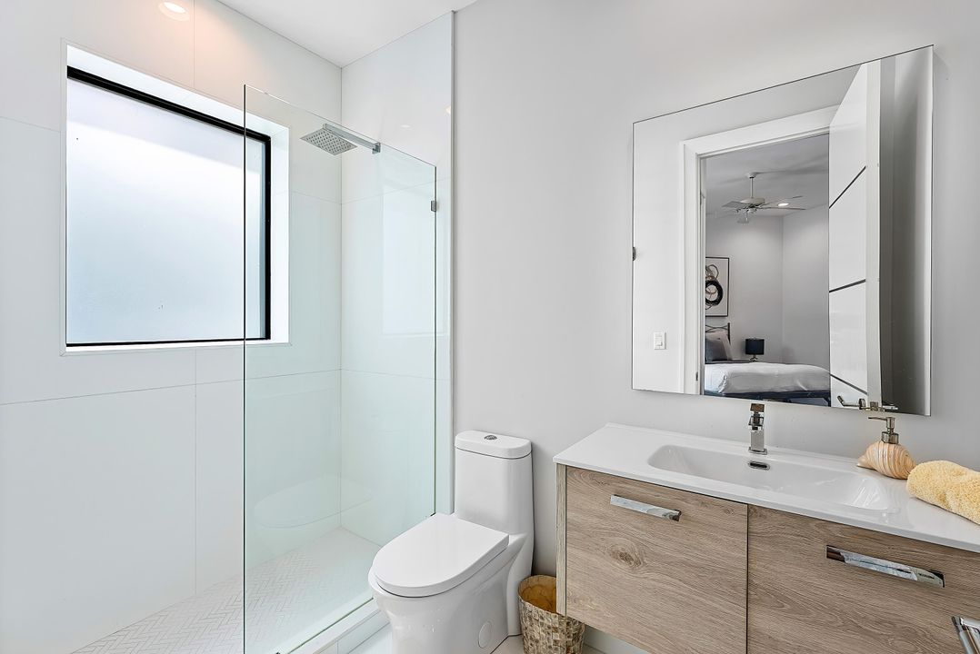 For Sale: $9,950,000 (6 beds, 8 baths, 9041 Square Feet)