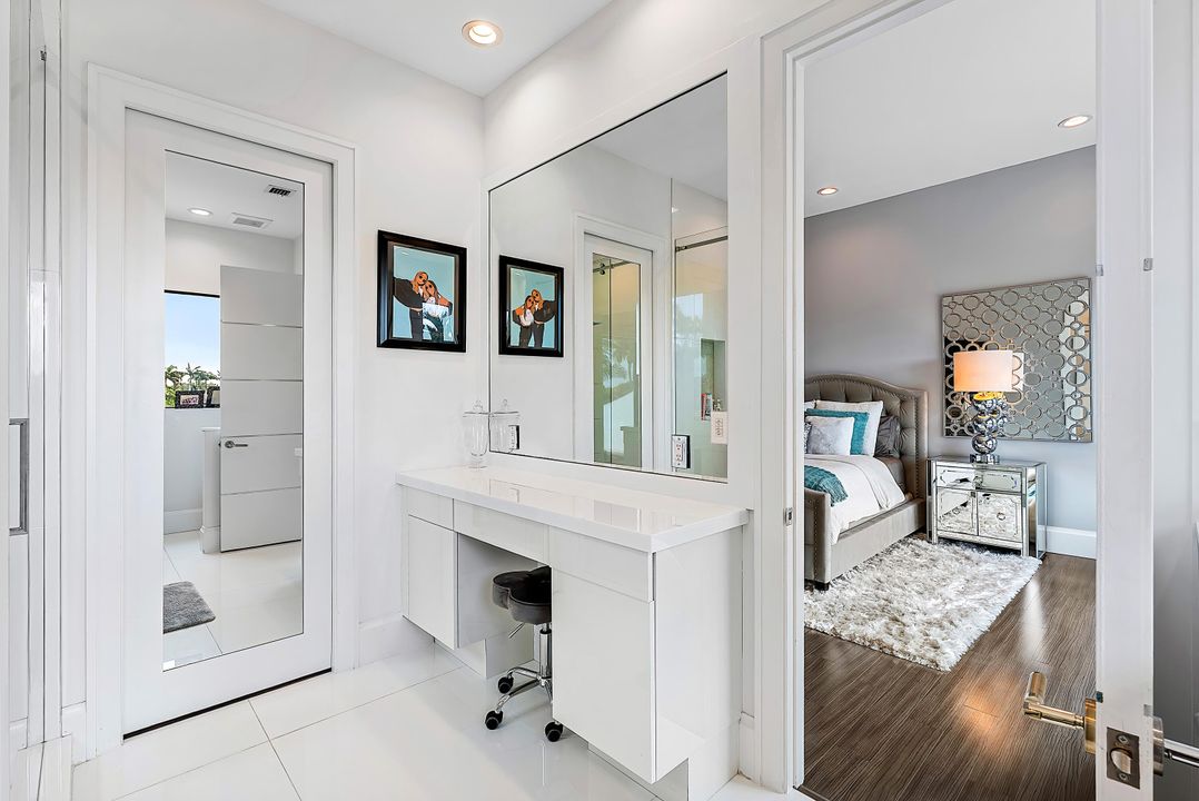 For Sale: $9,950,000 (6 beds, 8 baths, 9041 Square Feet)