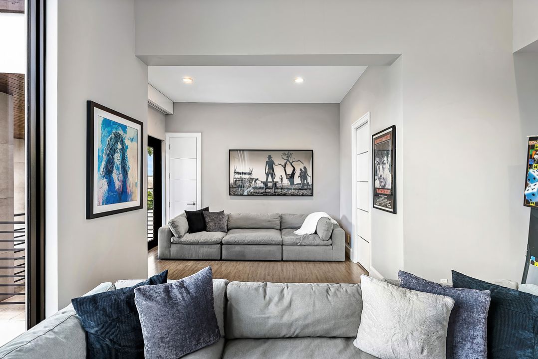 For Sale: $9,950,000 (6 beds, 8 baths, 9041 Square Feet)