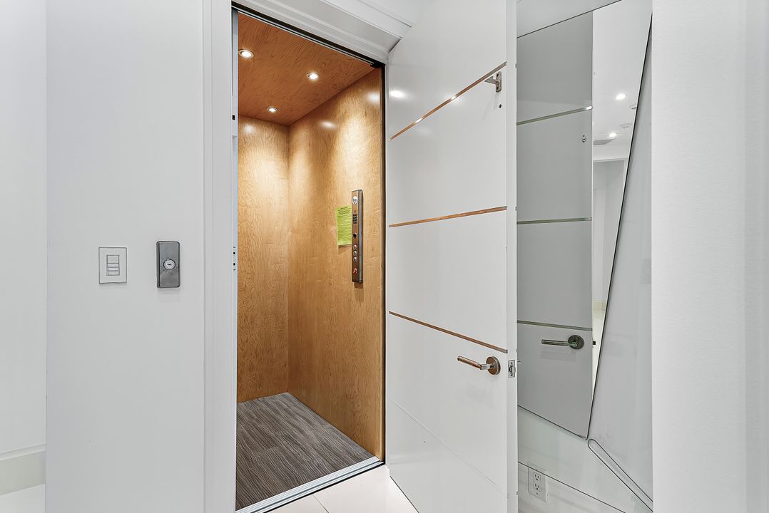 For Sale: $9,950,000 (6 beds, 8 baths, 9041 Square Feet)