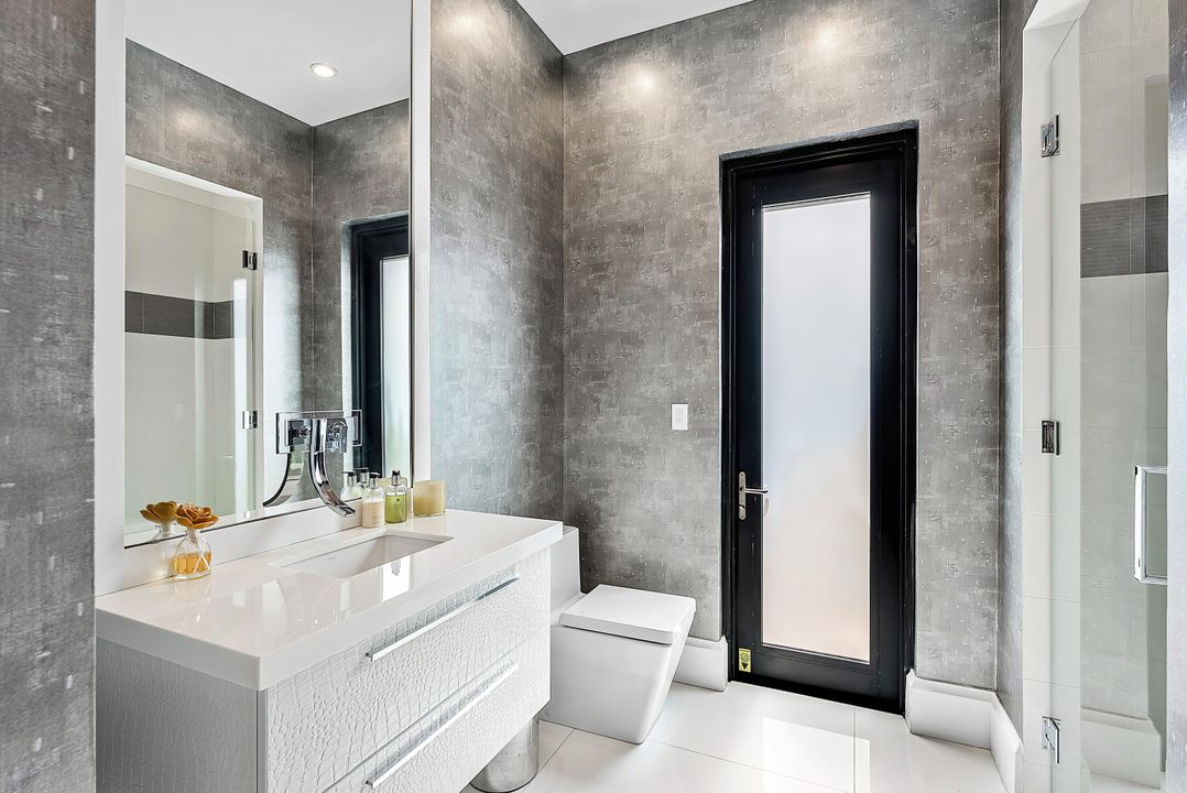 For Sale: $9,950,000 (6 beds, 8 baths, 9041 Square Feet)