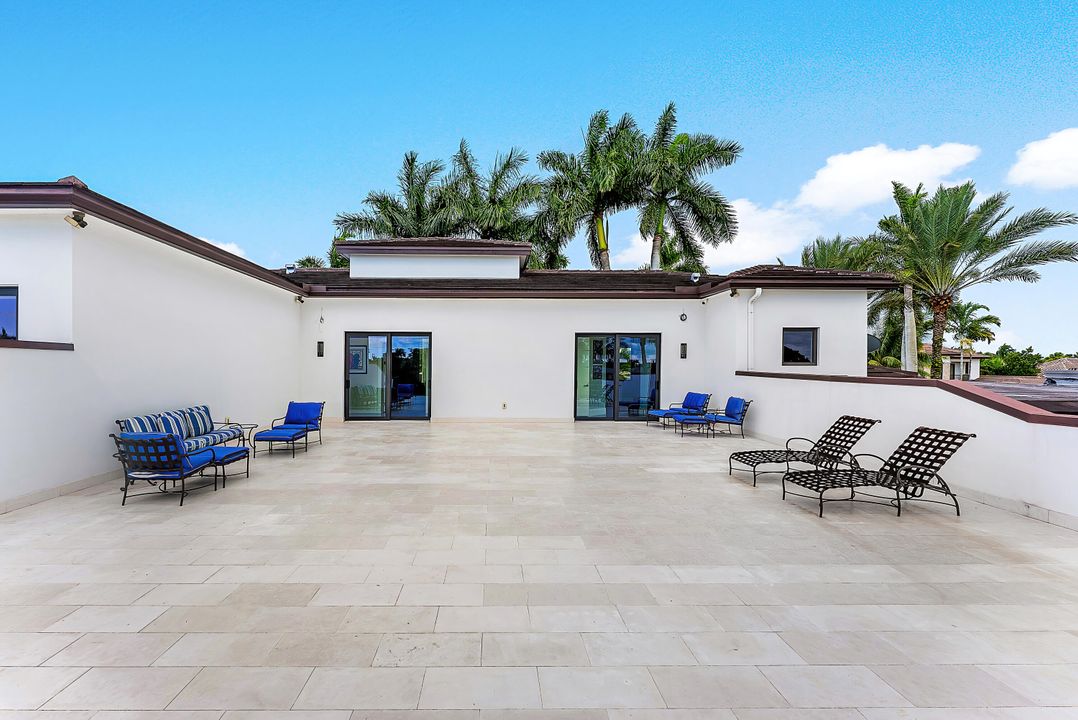 For Sale: $9,950,000 (6 beds, 8 baths, 9041 Square Feet)