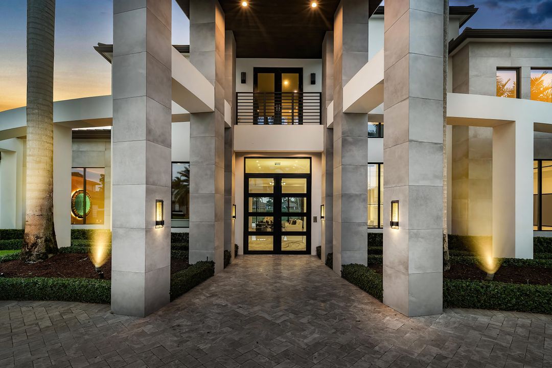 For Sale: $9,950,000 (6 beds, 8 baths, 9041 Square Feet)