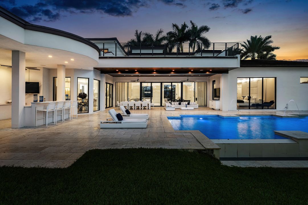 For Sale: $9,950,000 (6 beds, 8 baths, 9041 Square Feet)