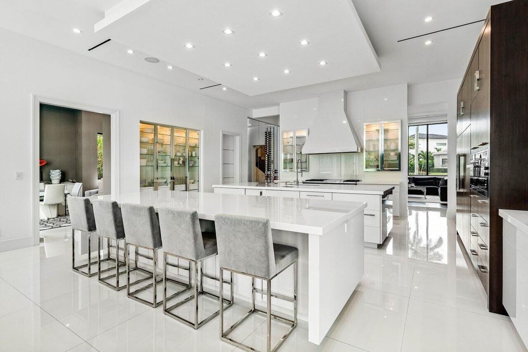 For Sale: $9,950,000 (6 beds, 8 baths, 9041 Square Feet)