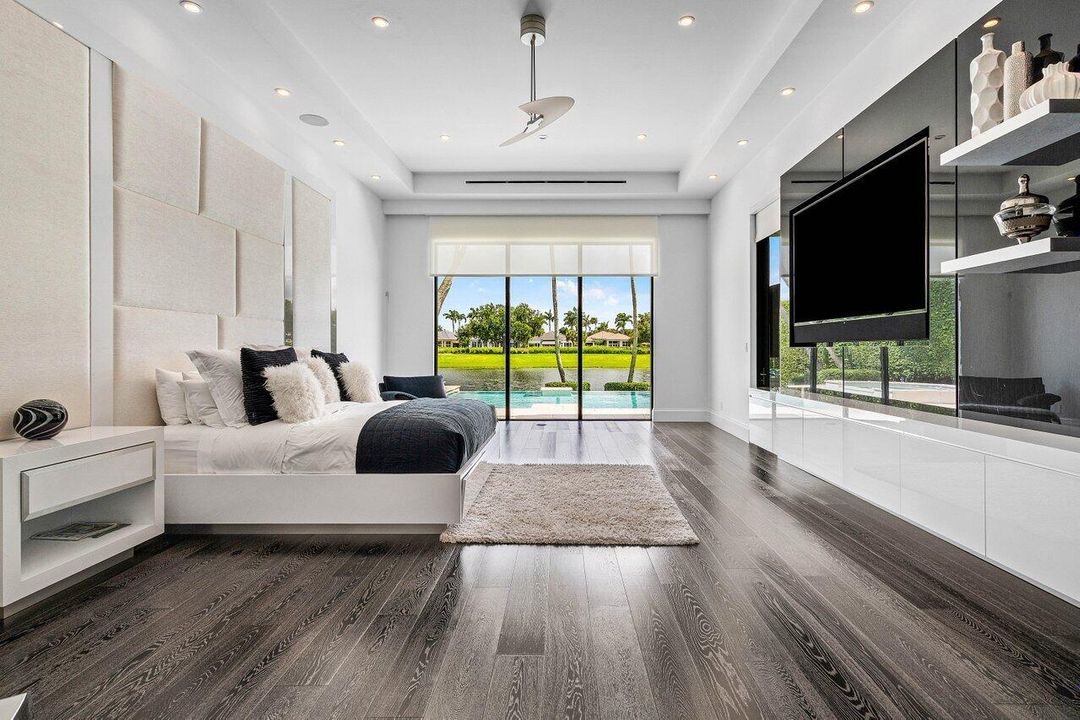 For Sale: $9,950,000 (6 beds, 8 baths, 9041 Square Feet)