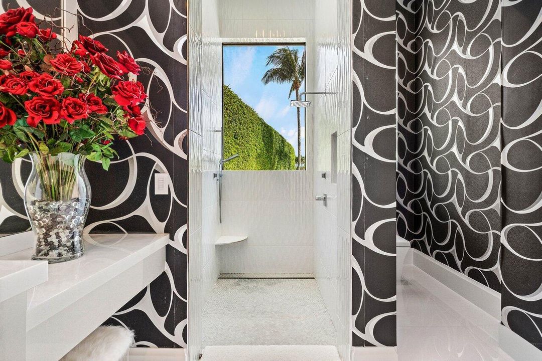 For Sale: $9,950,000 (6 beds, 8 baths, 9041 Square Feet)