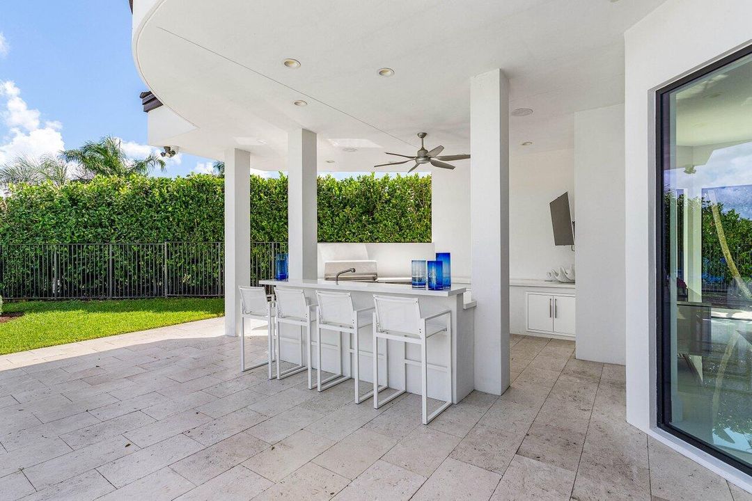 For Sale: $9,950,000 (6 beds, 8 baths, 9041 Square Feet)