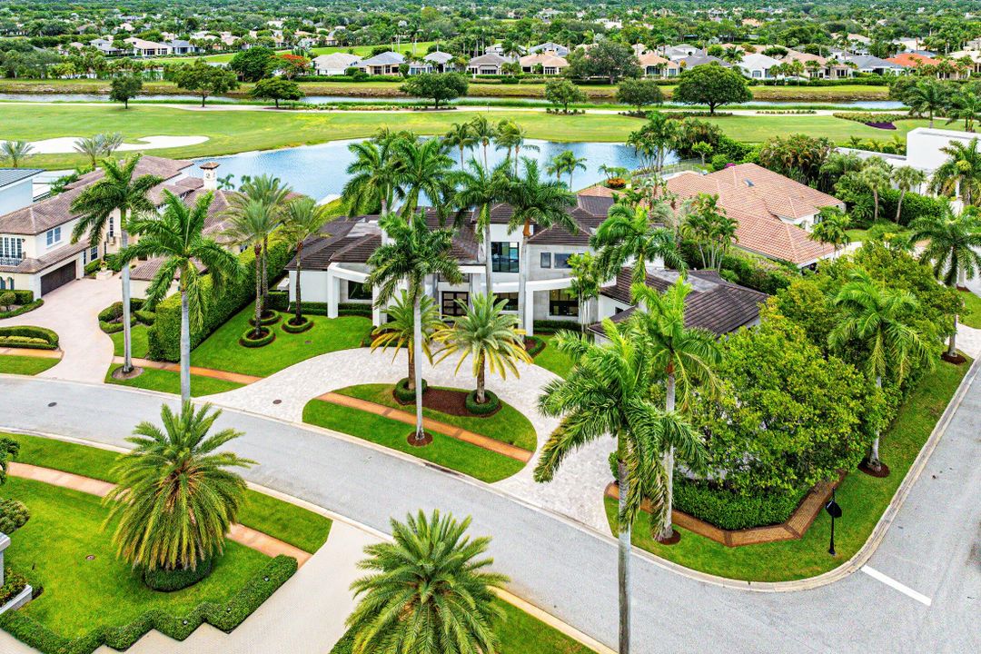 For Sale: $9,950,000 (6 beds, 8 baths, 9041 Square Feet)