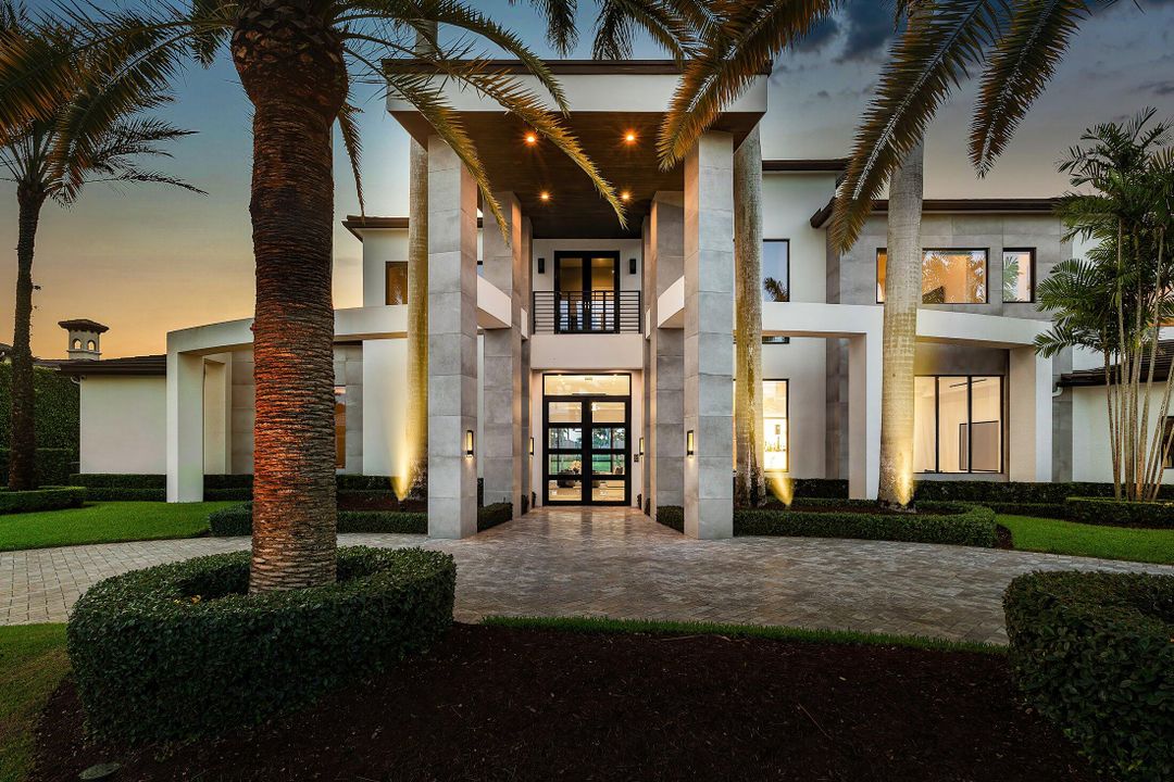 For Sale: $9,950,000 (6 beds, 8 baths, 9041 Square Feet)