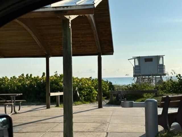 For Sale: $750,000 (3 beds, 2 baths, 2288 Square Feet)