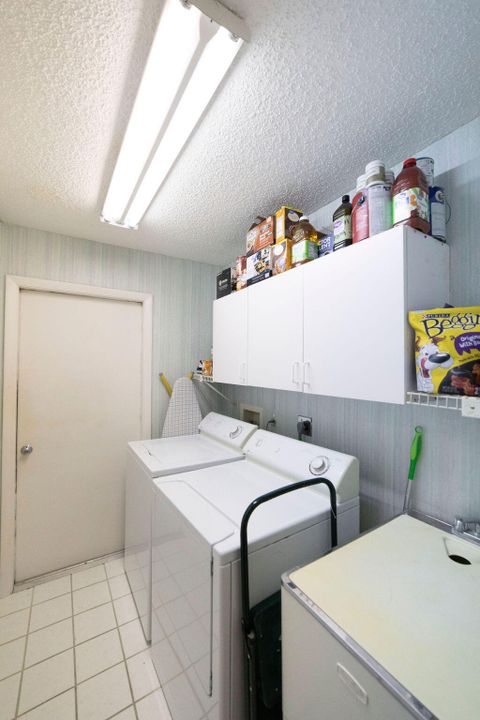 En Venta: $360,000 (2 camas, 2 baños, 1711 Pies cuadrados)